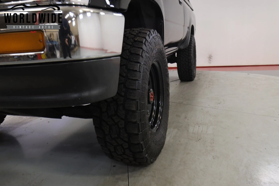 1994 Toyota Dolphin - Image 11 of 12