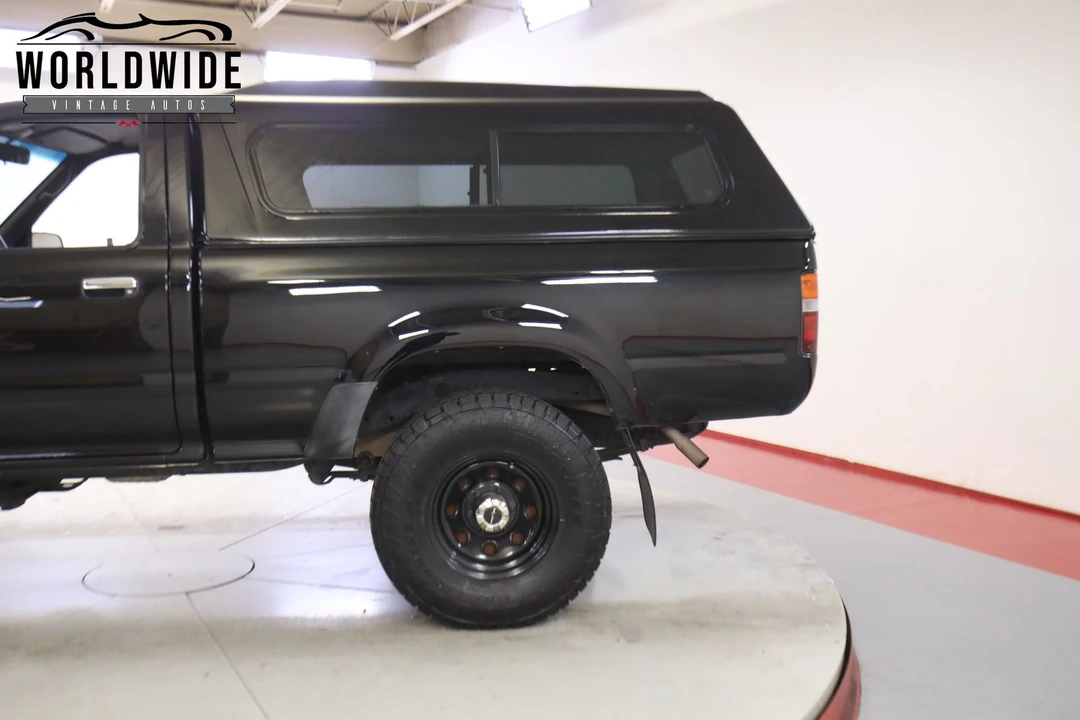 1994 Toyota Dolphin - Image 10 of 12