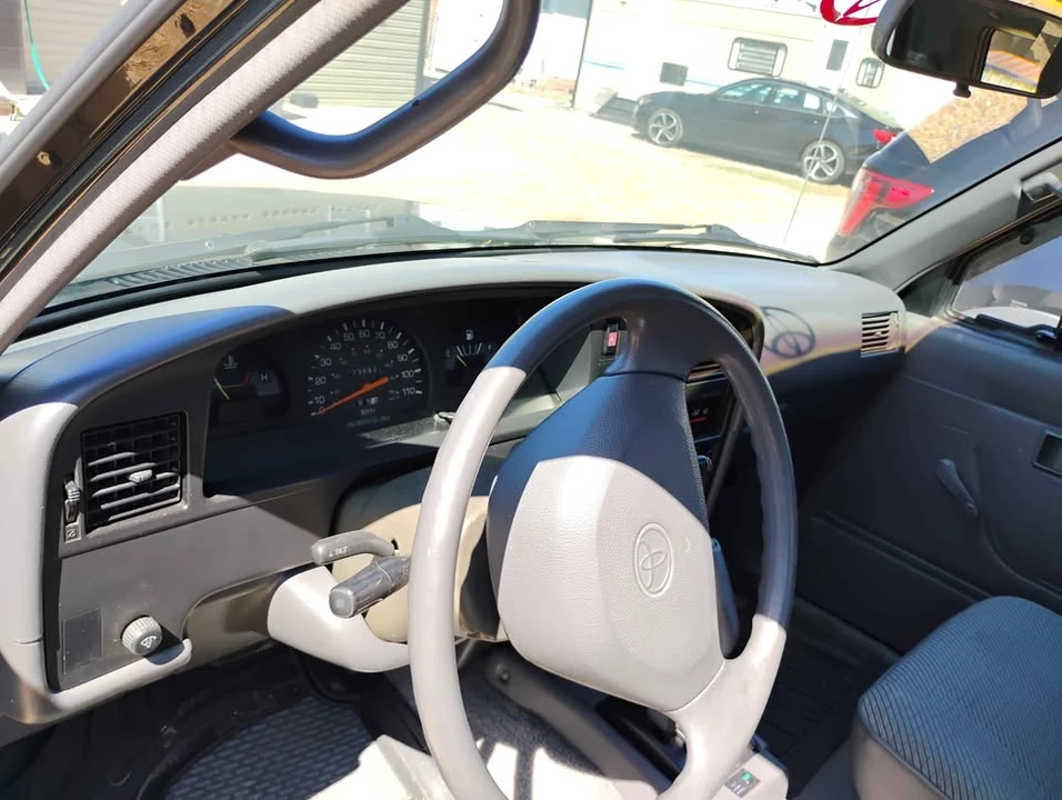 1994 Toyota - Image 10 of 11