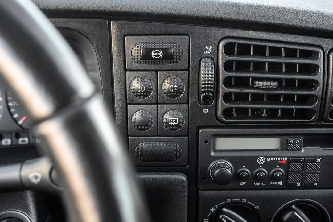 1994 Volkswagen Corrado - Image 29 of 30