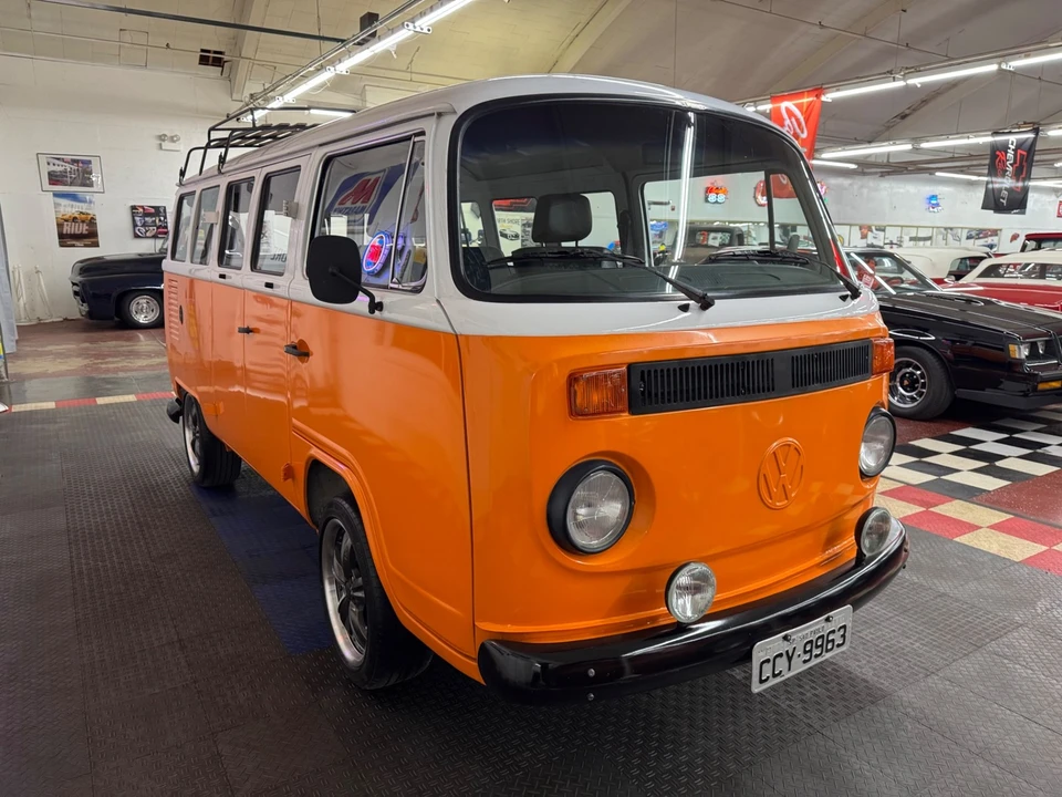 1994 Volkswagen Bay-Window Bus - Image 9 of 21