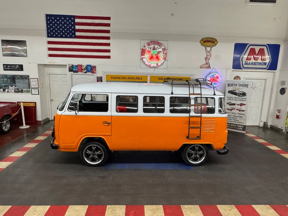 1994 Volkswagen Bay-Window Bus - Image 24 of 31