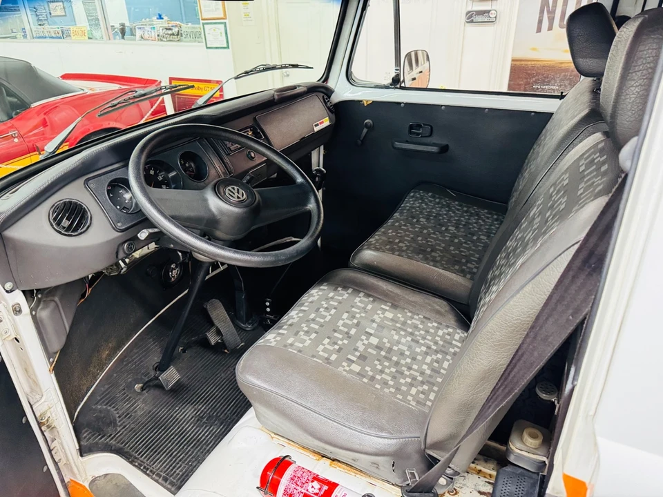 1994 Volkswagen Bay-Window Bus - Image 26 of 31