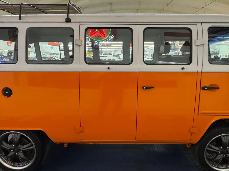 1994 Volkswagen Bay-Window Bus - Image 19 of 21