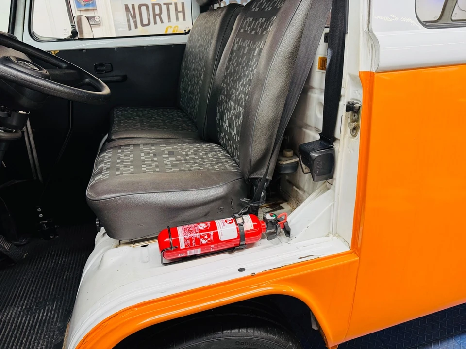 1994 Volkswagen Bay-Window Bus - Image 28 of 31