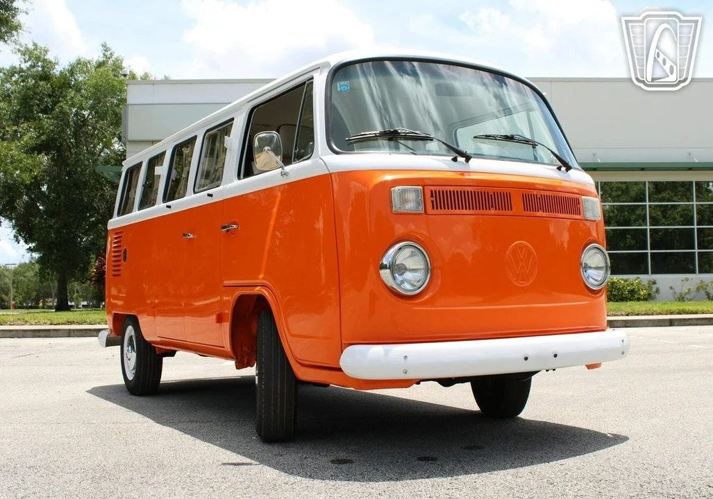 1994 Volkswagen Bay-Window Bus - Image 7 of 12