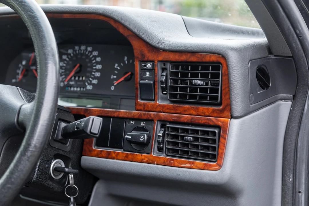 1994 Volvo 850 Turbo - Image 25 of 30