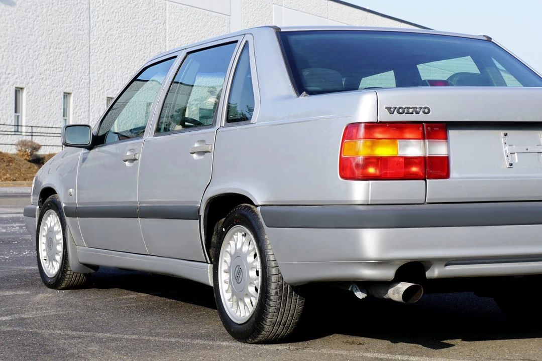 1994 Volvo 850 Turbo - Image 27 of 31