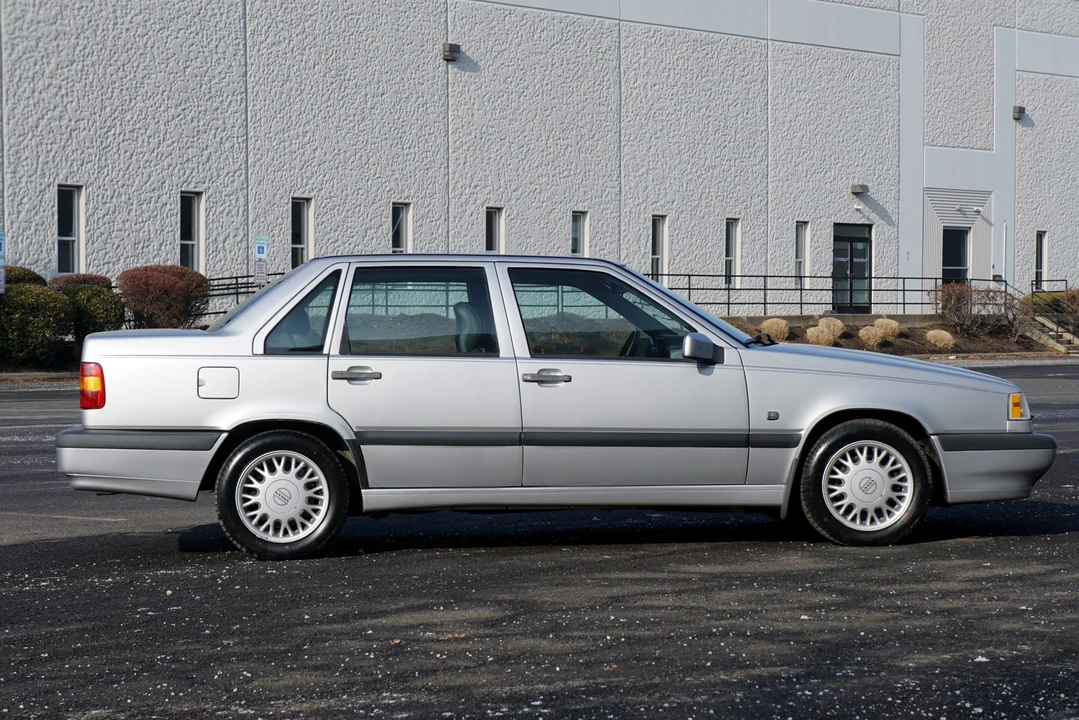 1994 Volvo 850 Turbo - Image 13 of 31