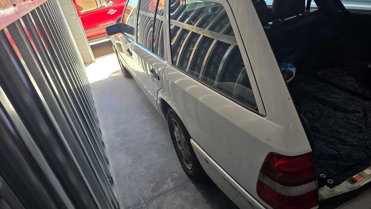 1994 Mercedes-Benz W124 E-Class - Image 4 of 13