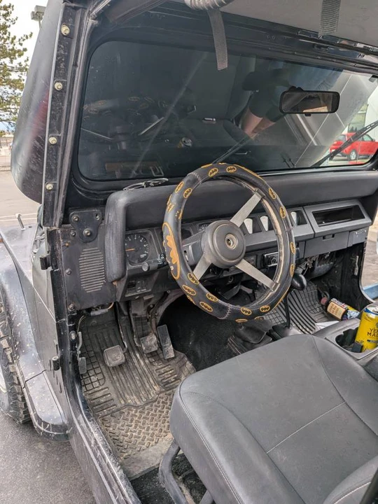 1994 Jeep YJ Wrangler - Image 8 of 9