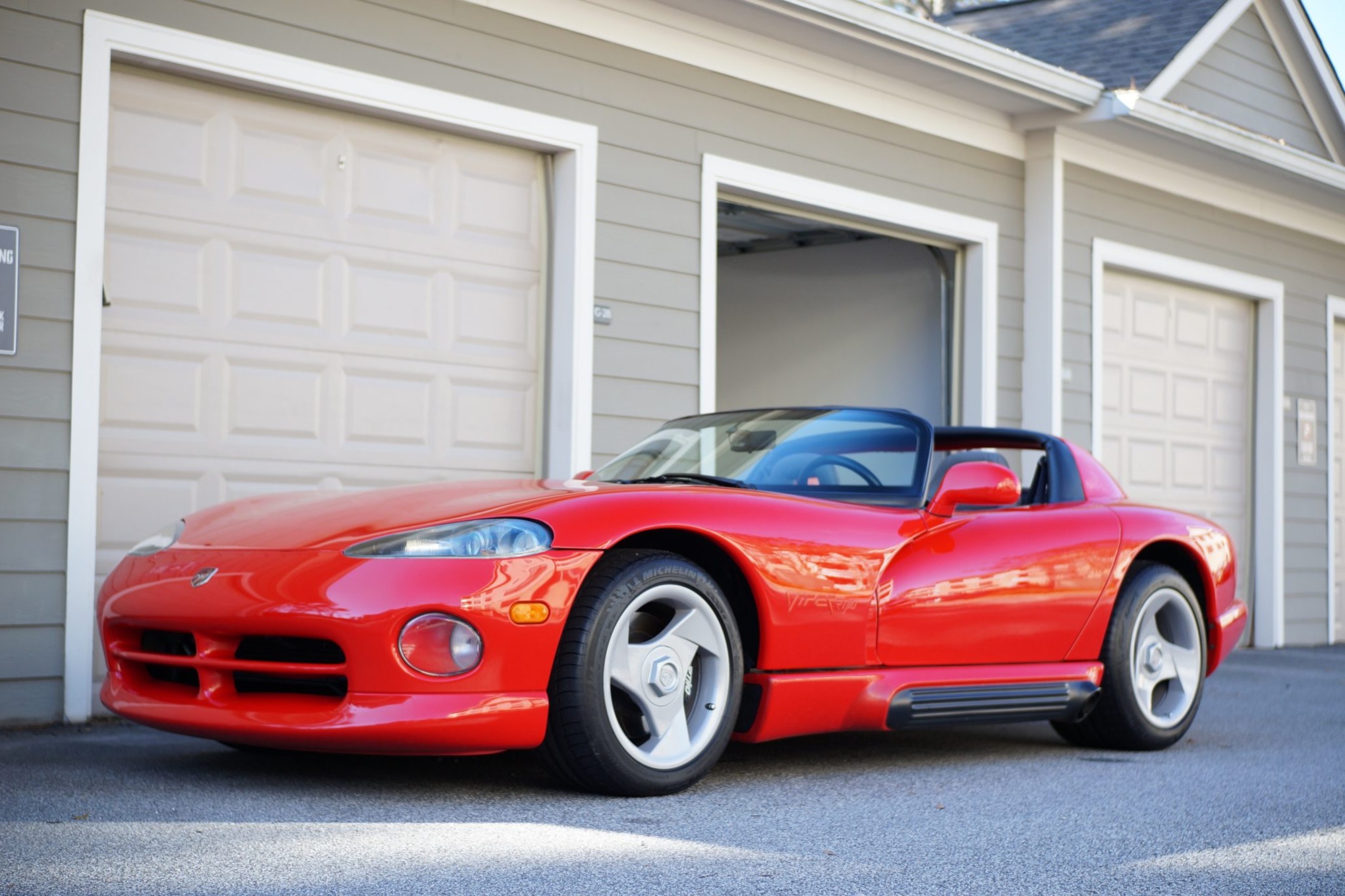 26k-Mile 1994 Dodge Viper RT/10
