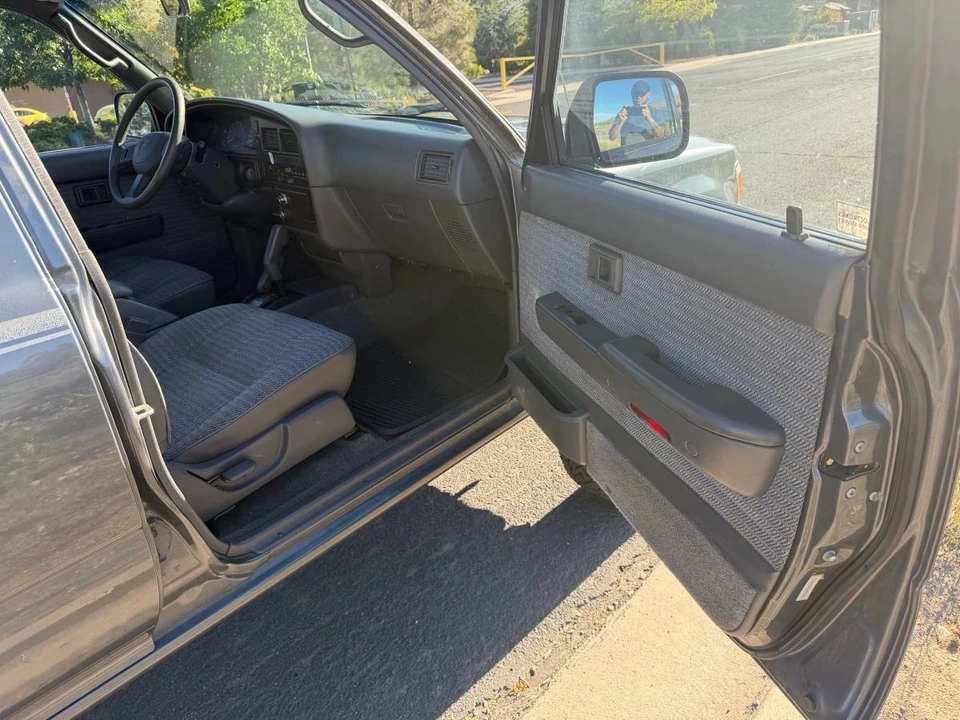 1995 Toyota 4Runner 2nd Gen - Image 5 of 15