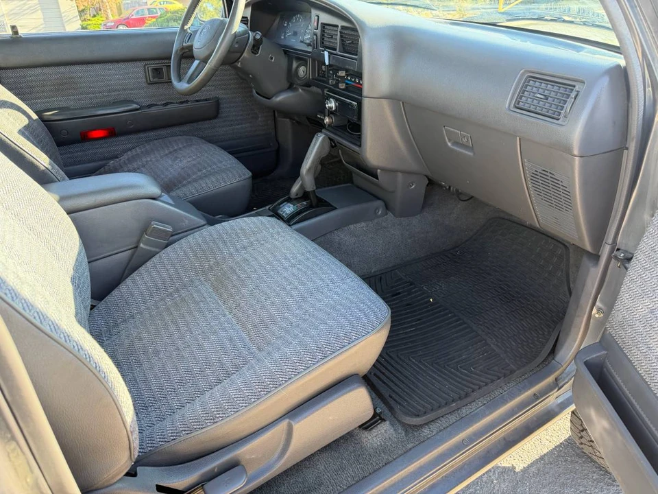1995 Toyota 4Runner 2nd Gen - Image 6 of 15