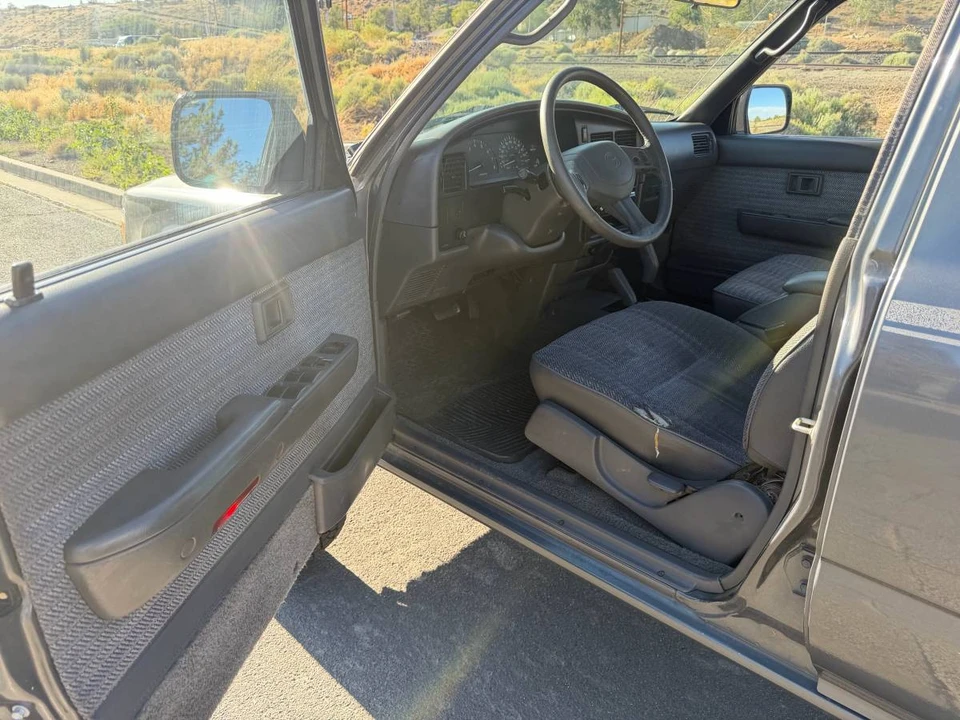 1995 Toyota 4Runner 2nd Gen - Image 9 of 15