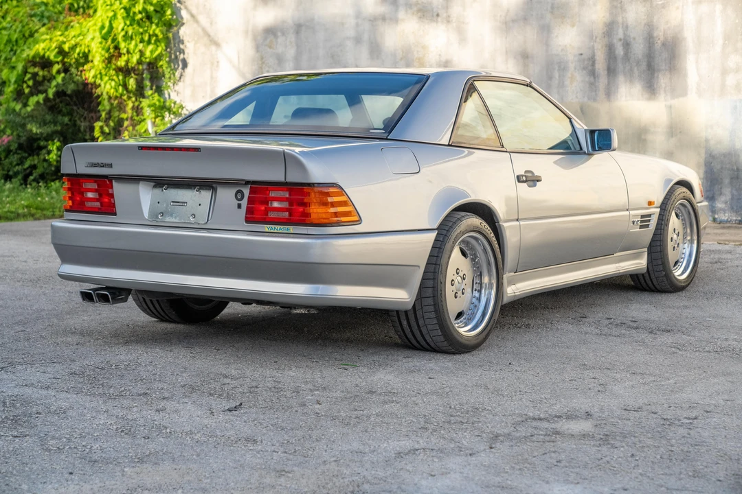 1995 Mercedes-Benz R129 SL 55 & SL 60 & SL 70 & SL 72 & SL 73 AMG - Image 8 of 31