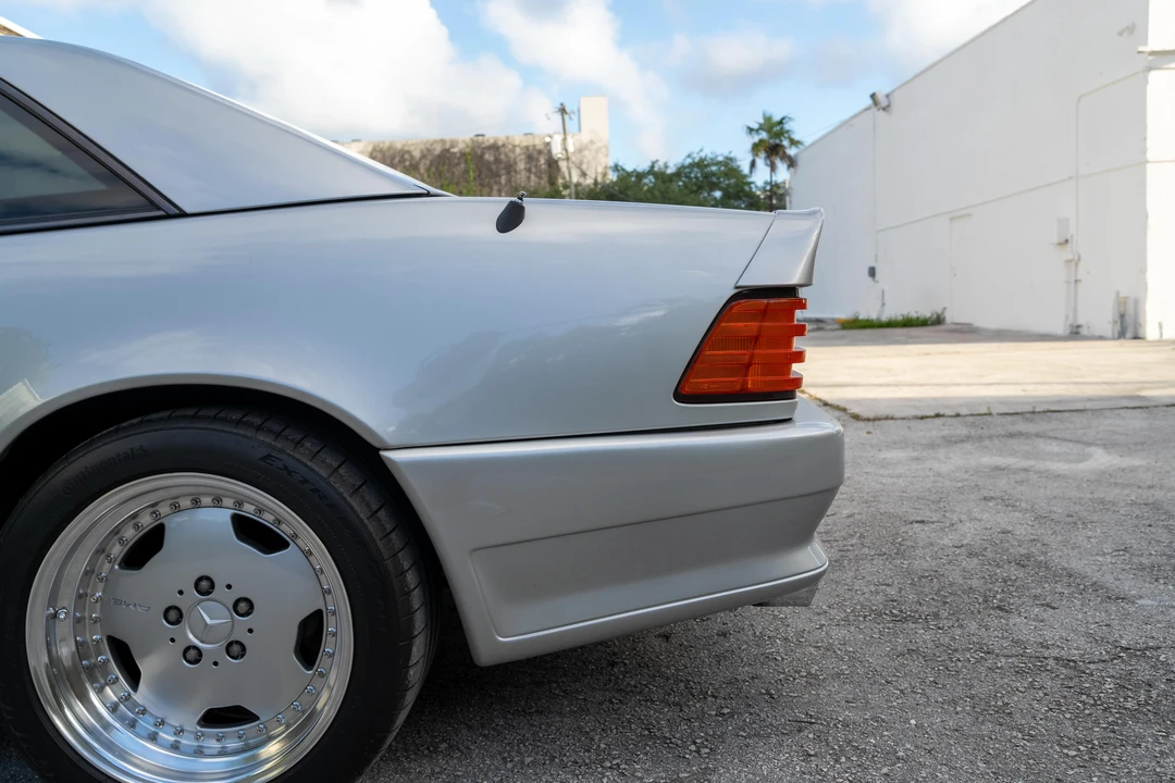 1995 Mercedes-Benz R129 SL 55 & SL 60 & SL 70 & SL 72 & SL 73 AMG - Image 19 of 31