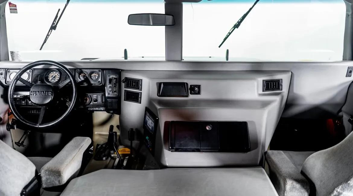 1995 AM General Hummer - Image 29 of 31