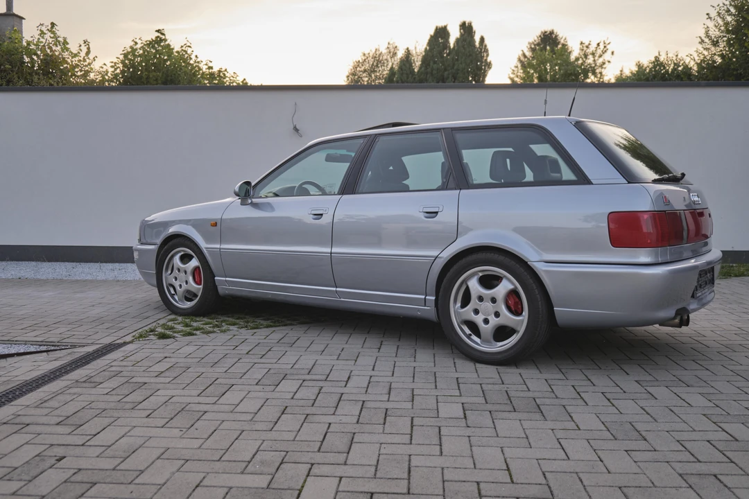 1995 Audi RS2 Avant - Image 12 of 31