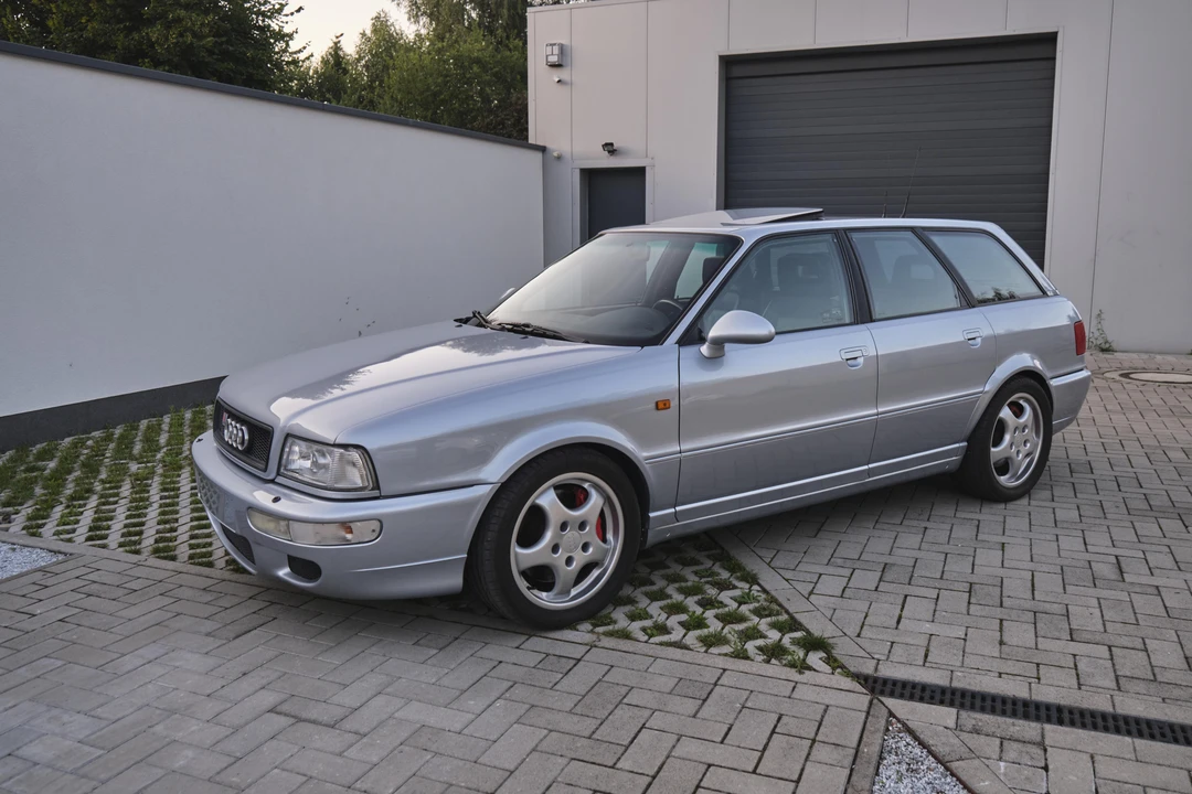 1995 Audi RS2 Avant - Image 14 of 31