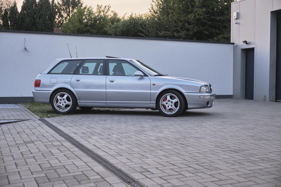 1995 Audi RS2 Avant - Image 17 of 31