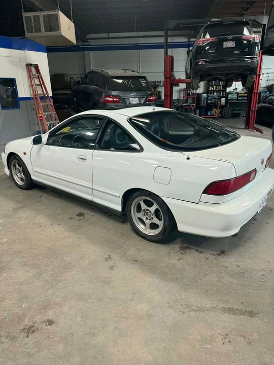 1995 Acura Integra 3rd Gen - Image 2 of 4