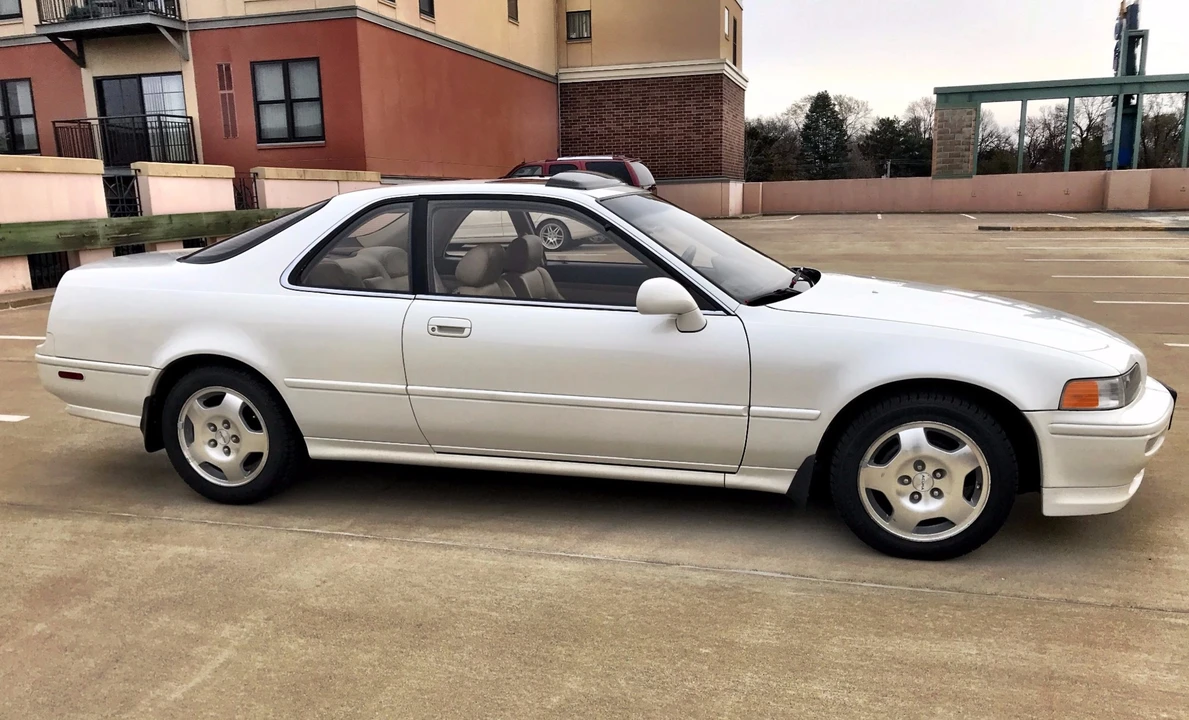 1995 Acura Legend 2nd Gen - Image 8 of 31
