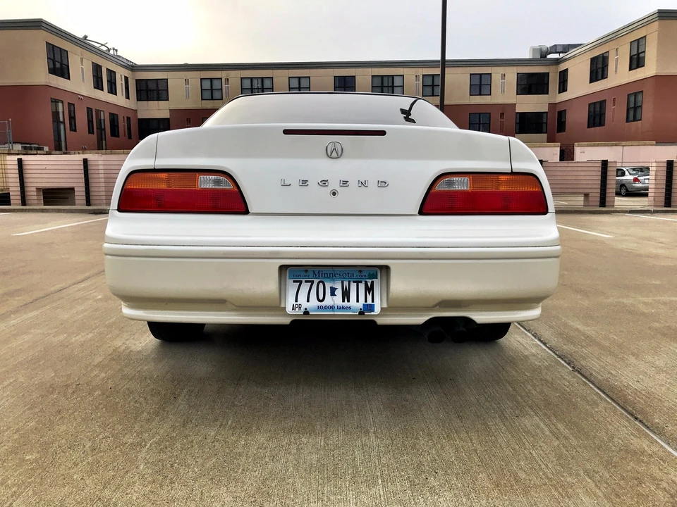 1995 Acura Legend 2nd Gen - Image 5 of 31