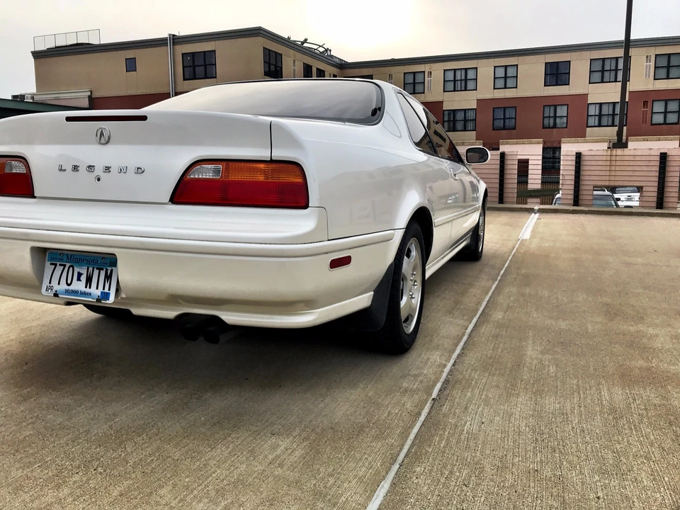 1995 Acura Legend 2nd Gen - Image 6 of 31