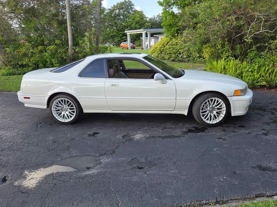 1995 Acura Legend 2nd Gen - Image 4 of 10