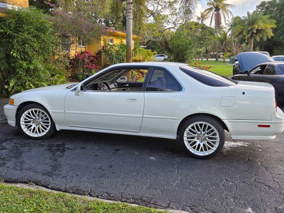 1995 Acura Legend 2nd Gen - Image 5 of 10