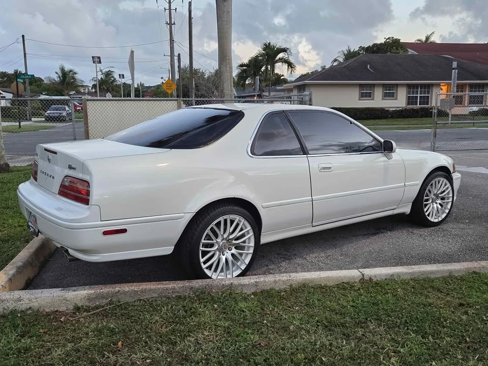 1995 Acura Legend 2nd Gen - Image 2 of 10