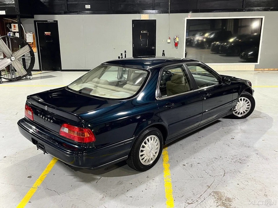 1995 Acura Legend 2nd Gen - Image 9 of 21