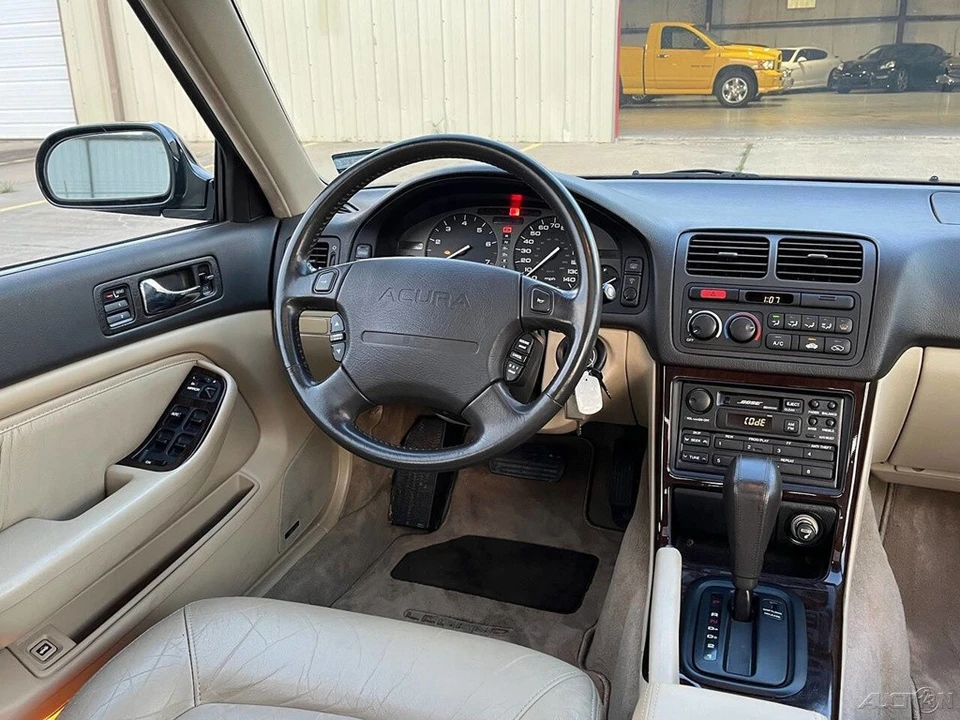 1995 Acura Legend 2nd Gen - Image 17 of 21