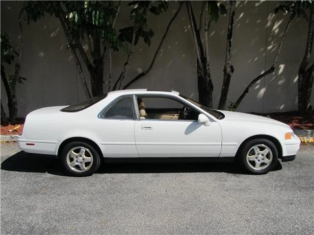 1995 Acura Legend 2nd Gen - Image 9 of 12