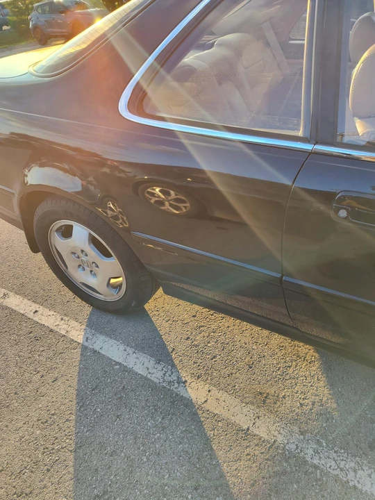 1995 Acura Legend 2nd Gen - Image 17 of 31