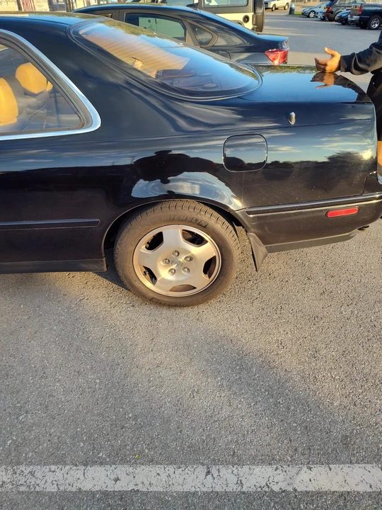 1995 Acura Legend 2nd Gen - Image 13 of 31