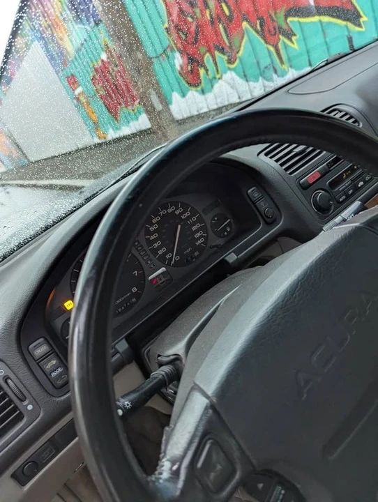 1995 Acura Legend 2nd Gen - Image 12 of 15