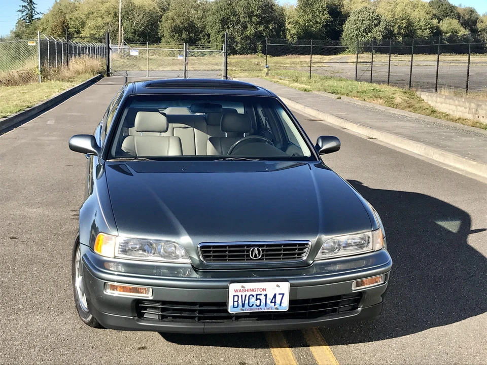 1995 Acura Legend 2nd Gen - Image 27 of 31