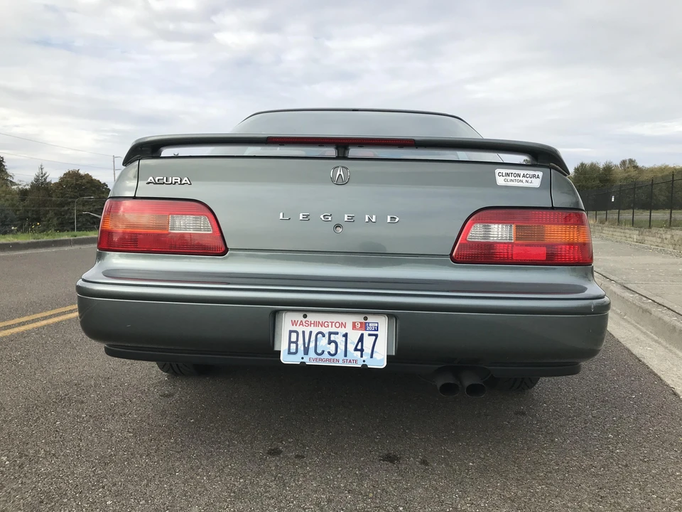 1995 Acura Legend 2nd Gen - Image 18 of 31