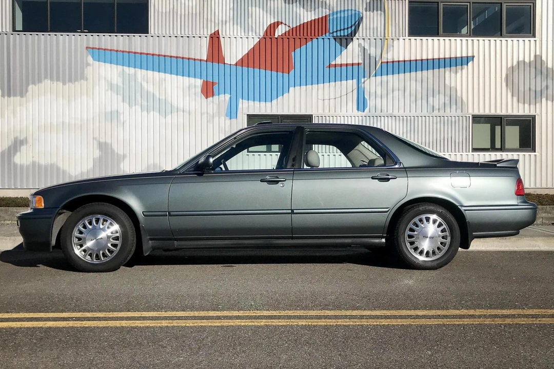 1995 Acura Legend 2nd Gen - Image 2 of 31