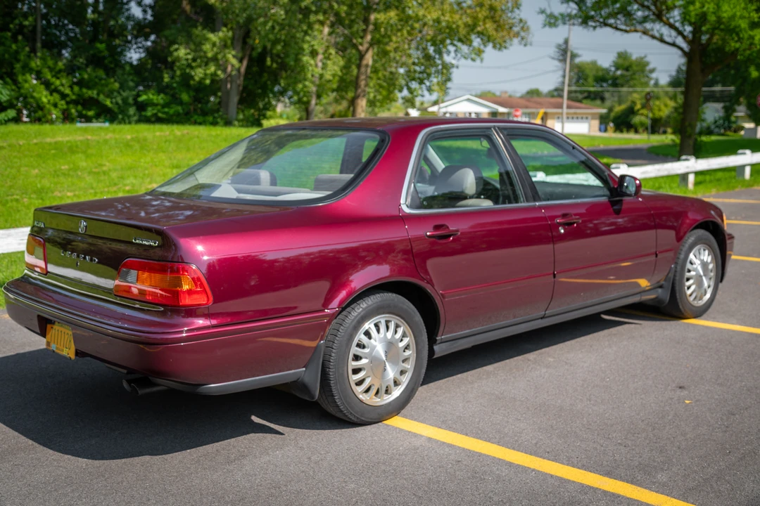 1995 Acura Legend 2nd Gen - Image 8 of 31