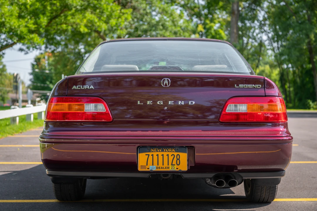 1995 Acura Legend 2nd Gen - Image 7 of 31