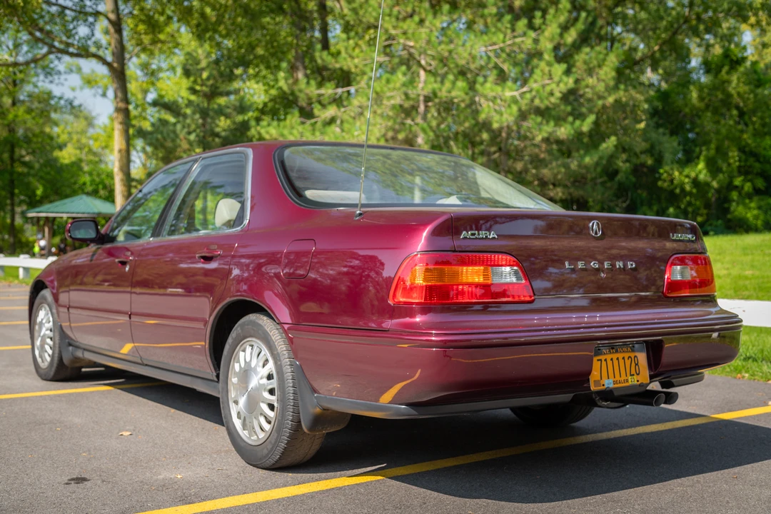 1995 Acura Legend 2nd Gen - Image 5 of 31