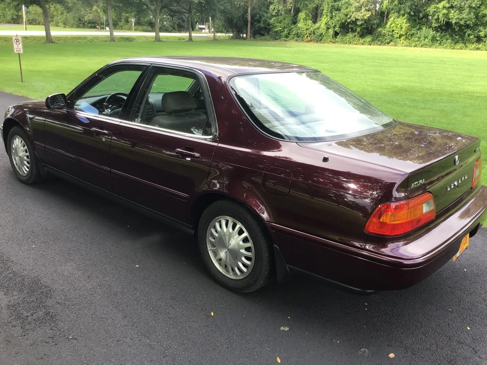 1995 Acura Legend 2nd Gen - Image 16 of 31