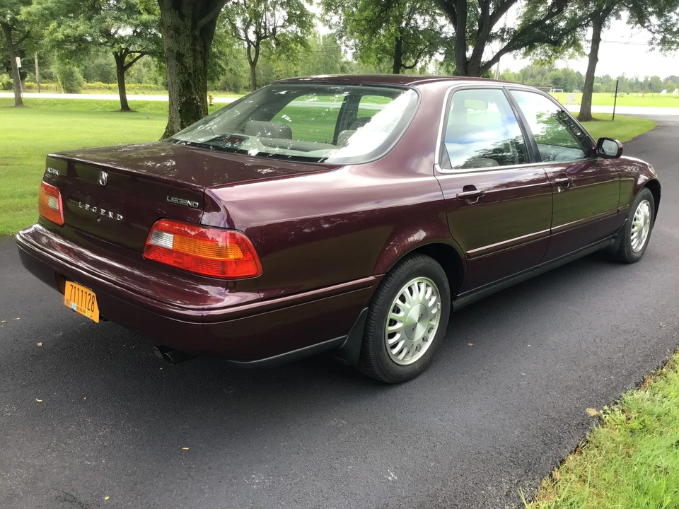1995 Acura Legend 2nd Gen - Image 18 of 31