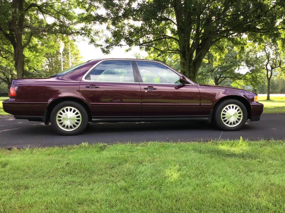 1995 Acura Legend 2nd Gen - Image 19 of 31