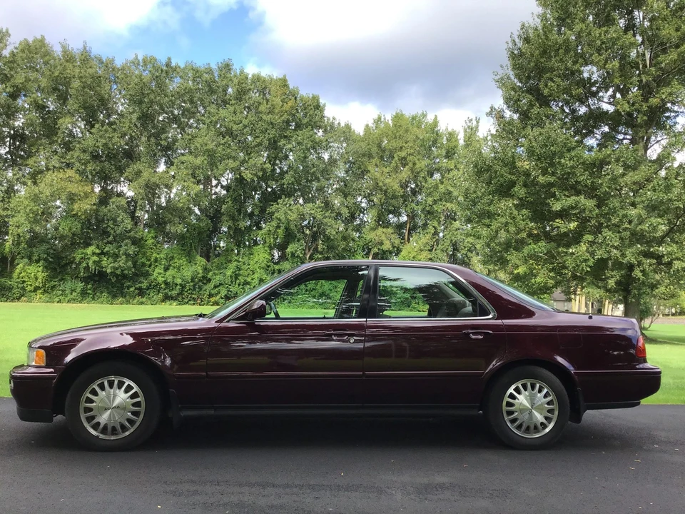 1995 Acura Legend 2nd Gen - Image 13 of 31
