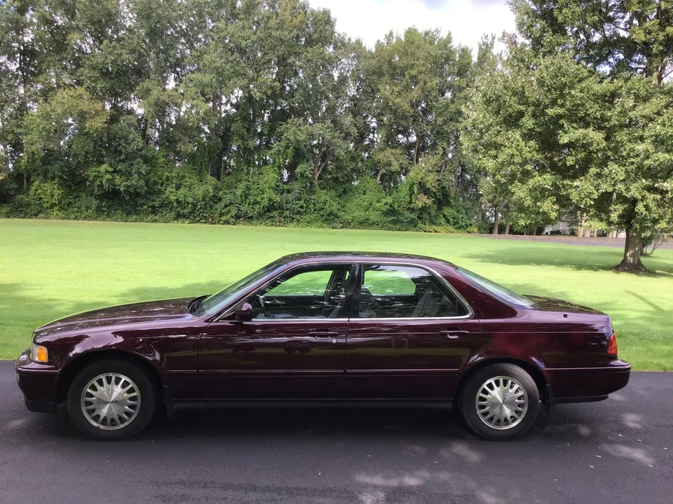 1995 Acura Legend 2nd Gen - Image 14 of 31