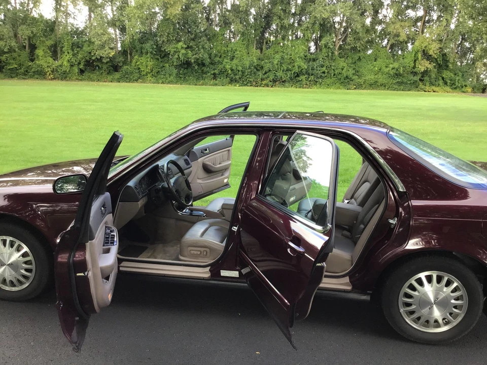 1995 Acura Legend 2nd Gen - Image 23 of 31